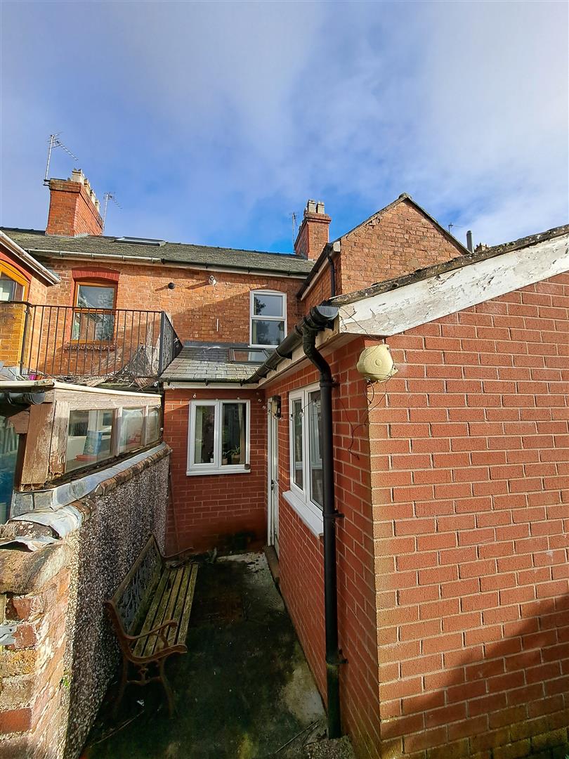 14, Park Avenue, Oswestry, SY11 1BA Estate Agents & Auctioneers